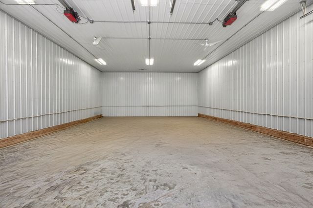 4865 Meredith Drive, Des Moines, IA 50310