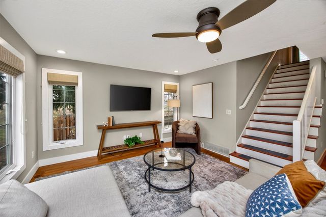 4865 Meredith Drive, Des Moines, IA 50310