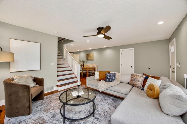 4865 Meredith Drive, Des Moines, IA 50310