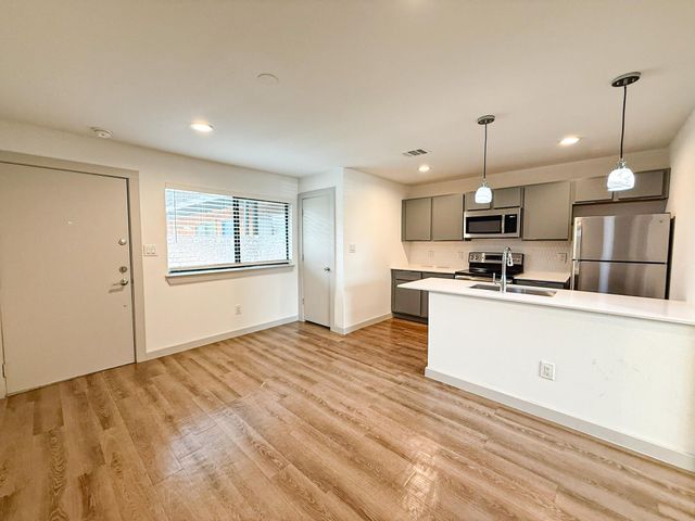 4526 Munger Avenue 106, Dallas, TX 75204