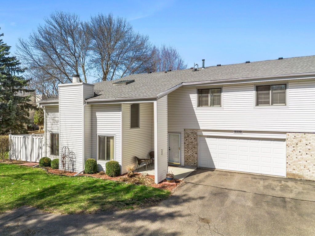 5550 Bimini Drive, Minnetonka, MN 55343