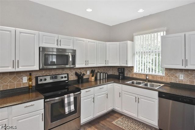12206 Honeysuckle RD, Fort Myers, FL 33966