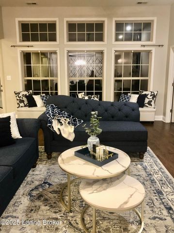 2100 Carabiner Way, Louisville, KY 40245