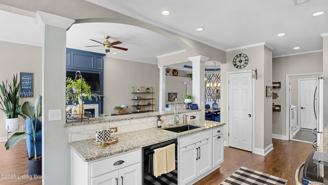 2100 Carabiner Way, Louisville, KY 40245