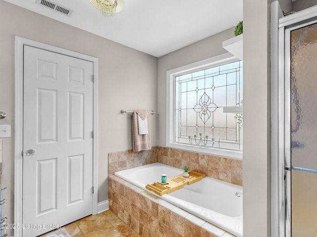 2100 Carabiner Way, Louisville, KY 40245