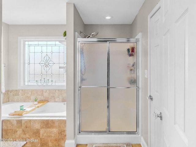 2100 Carabiner Way, Louisville, KY 40245