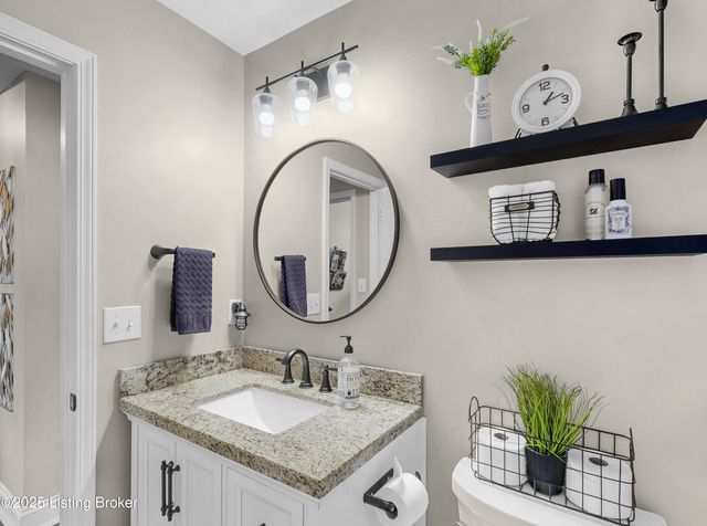 2100 Carabiner Way, Louisville, KY 40245