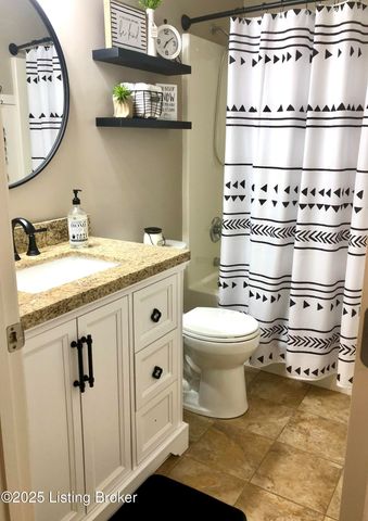 2100 Carabiner Way, Louisville, KY 40245