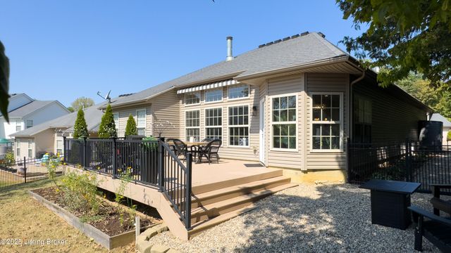 2100 Carabiner Way, Louisville, KY 40245