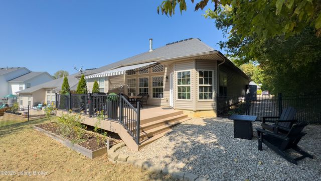 2100 Carabiner Way, Louisville, KY 40245