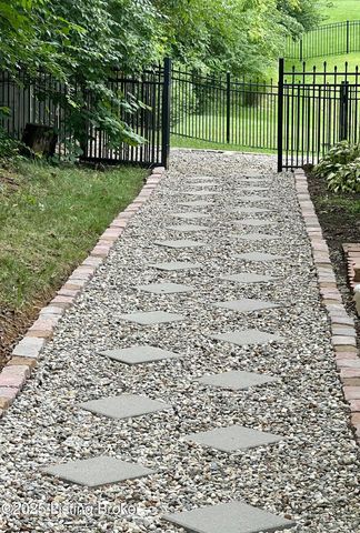 2100 Carabiner Way, Louisville, KY 40245