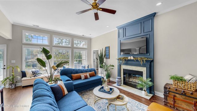 2100 Carabiner Way, Louisville, KY 40245