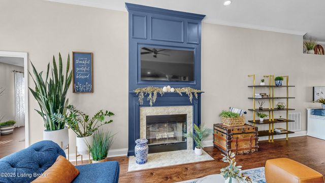 2100 Carabiner Way, Louisville, KY 40245