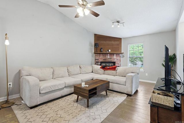 38 Point West Circle, Little Rock, AR 72211