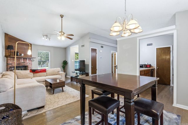38 Point West Circle, Little Rock, AR 72211
