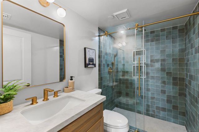 230 W Laurel St 502, San Diego, CA 92101