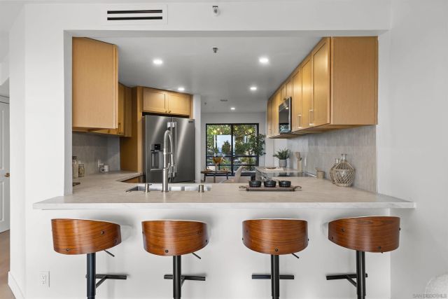 230 W Laurel St 502, San Diego, CA 92101
