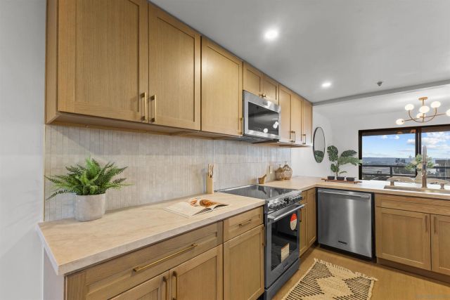 230 W Laurel St 502, San Diego, CA 92101