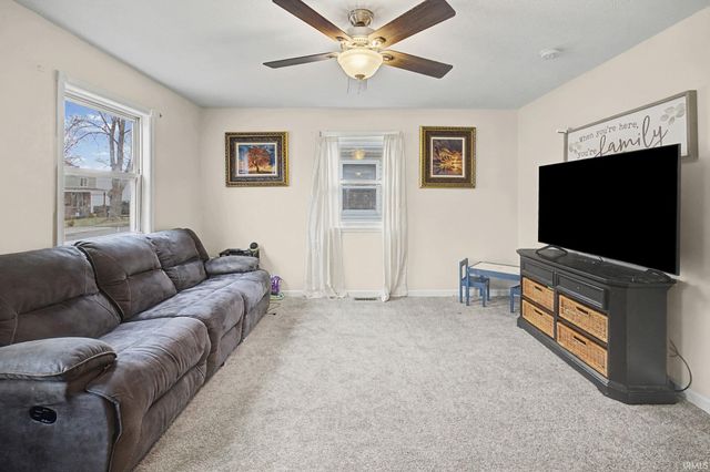 907 Rowe Street, Frankfort, IN 46041