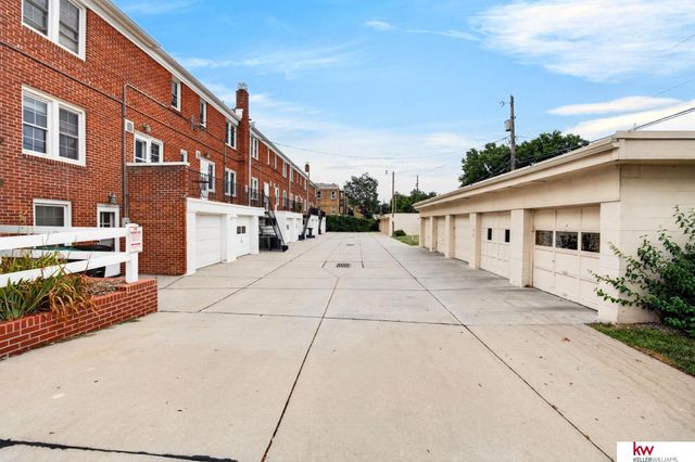 5243 NW Radial Highway, Omaha, NE 68104