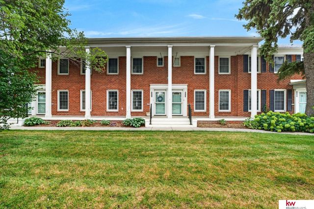 5243 NW Radial Highway, Omaha, NE 68104