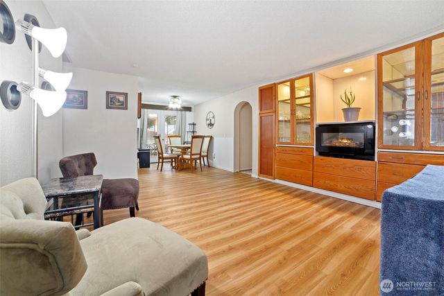 25527 151 Place SE, Covington, WA 98042
