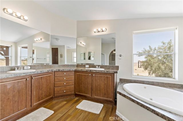 61375 Leslie Lane, Landers, CA 92285