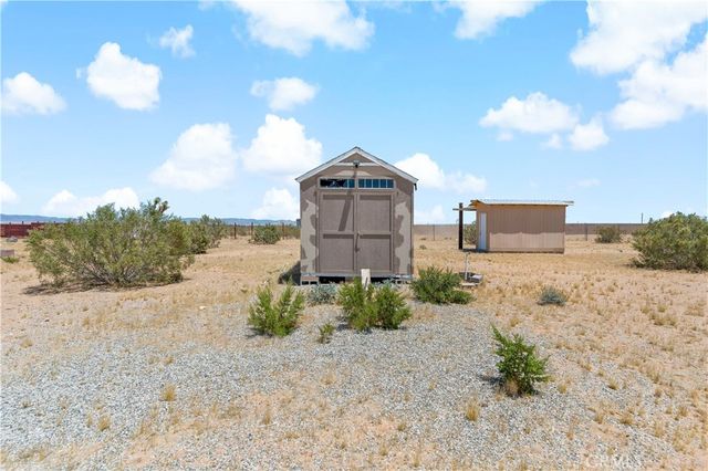 61375 Leslie Lane, Landers, CA 92285