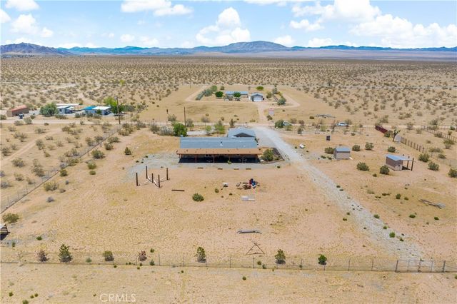 61375 Leslie Lane, Landers, CA 92285