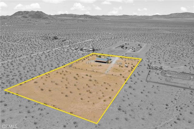 61375 Leslie Lane, Landers, CA 92285