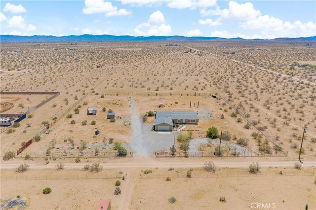 61375 Leslie Lane, Landers, CA 92285