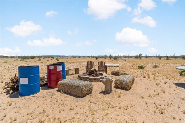 61375 Leslie Lane, Landers, CA 92285