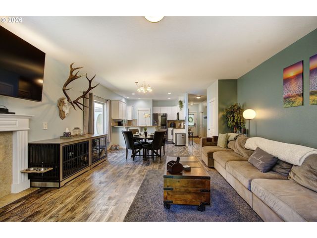 33940 Se ERIKA Ct, Scappoose, OR 97056