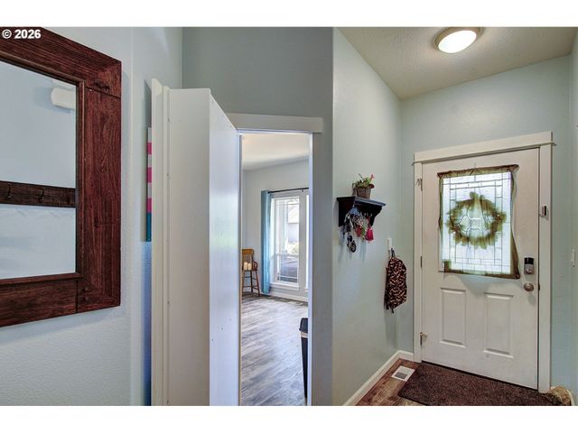 33940 Se ERIKA Ct, Scappoose, OR 97056