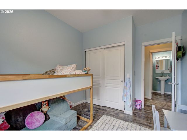 33940 Se ERIKA Ct, Scappoose, OR 97056