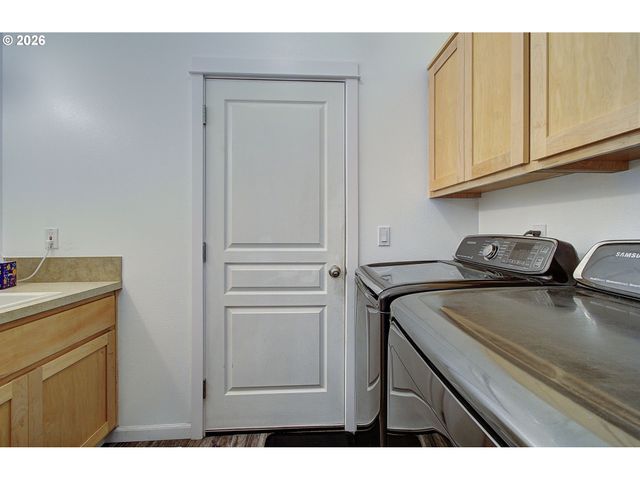 33940 Se ERIKA Ct, Scappoose, OR 97056
