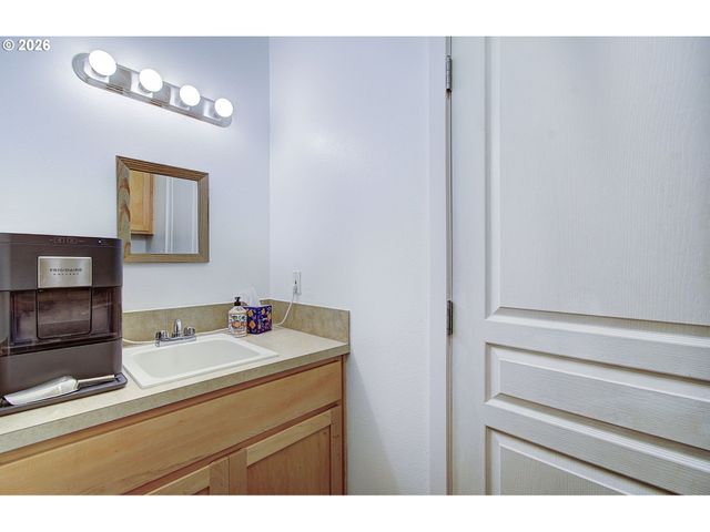 33940 Se ERIKA Ct, Scappoose, OR 97056