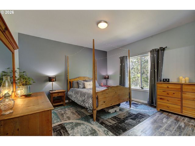 33940 Se ERIKA Ct, Scappoose, OR 97056