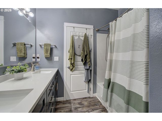 33940 Se ERIKA Ct, Scappoose, OR 97056