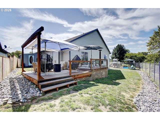 33940 Se ERIKA Ct, Scappoose, OR 97056