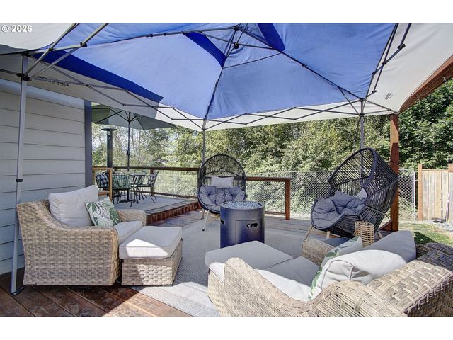33940 Se ERIKA Ct, Scappoose, OR 97056