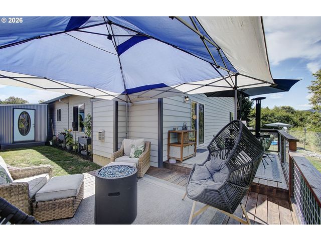 33940 Se ERIKA Ct, Scappoose, OR 97056