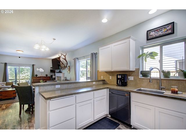 33940 Se ERIKA Ct, Scappoose, OR 97056