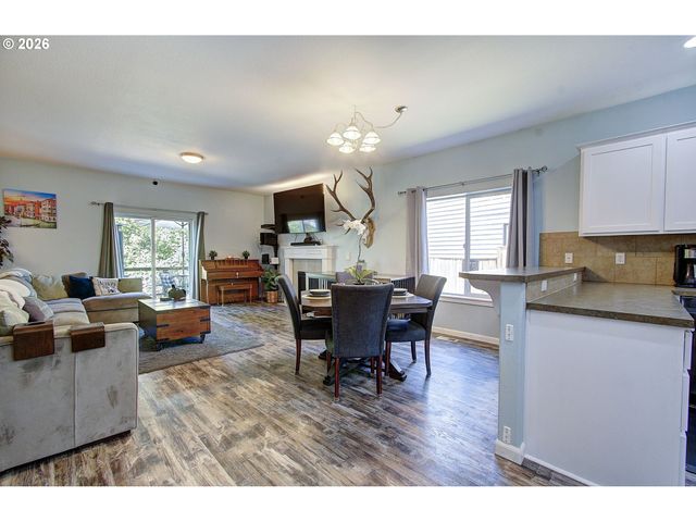 33940 Se ERIKA Ct, Scappoose, OR 97056