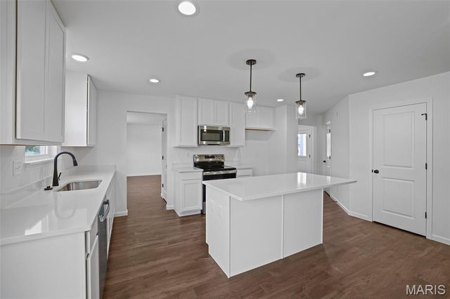 3827 Sonora Stone Drive, Florissant, MO 63031