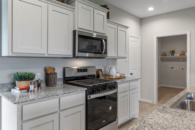 637 SHADED GROVE Drive, Denton, TX 76249