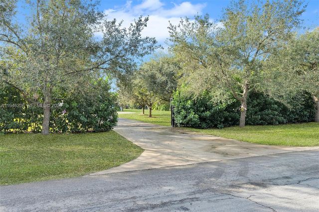 19900 SW 280th St, Homestead, FL 33031