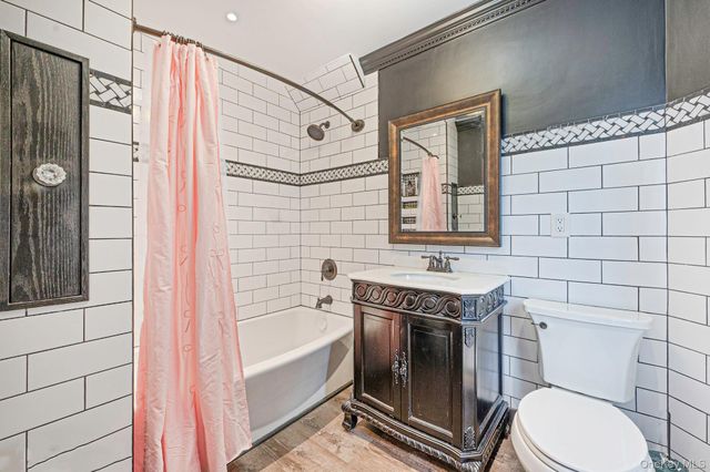 6 New York Avenue, Stony Brook, NY 11790