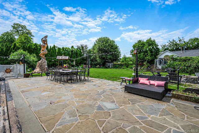 6 New York Avenue, Stony Brook, NY 11790