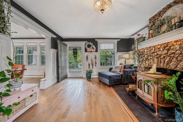 6 New York Avenue, Stony Brook, NY 11790